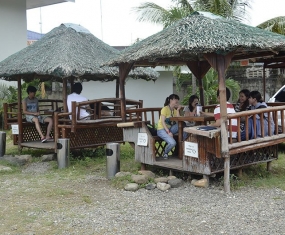 fella 2 Bamboo House